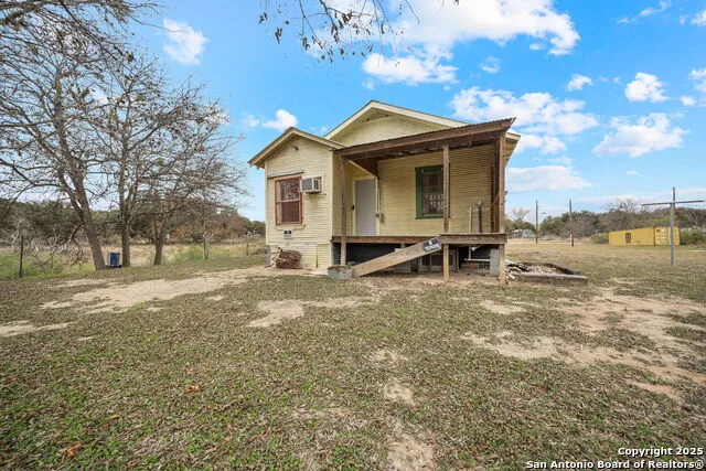 292 BEACH SHORE DR Bandera, TX 78003