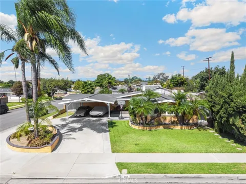 2113 W Niobe