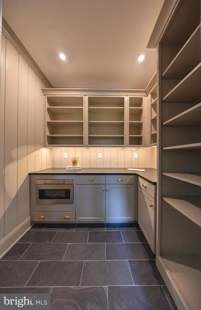 31 E ELM AVENUE Haddonfield, NJ 08033
