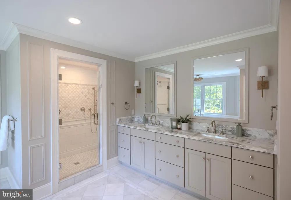 31 E ELM AVENUE Haddonfield, NJ 08033