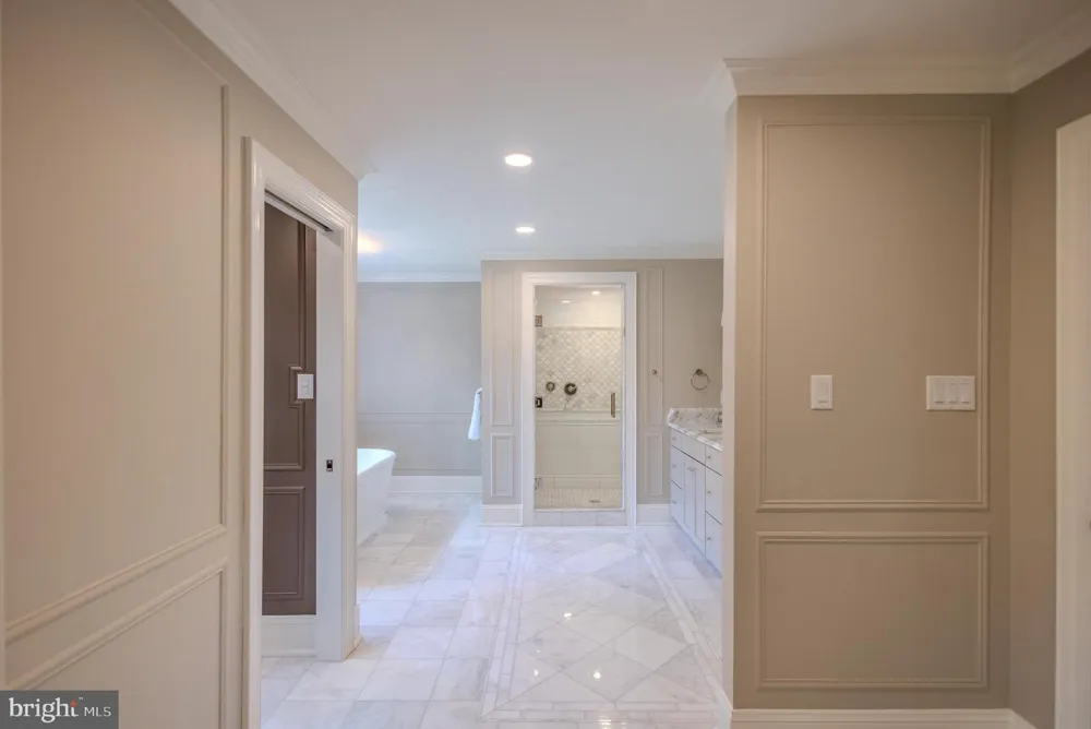 31 E ELM AVENUE Haddonfield, NJ 08033