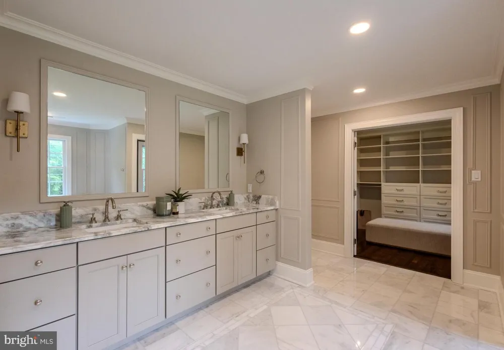 31 E ELM AVENUE Haddonfield, NJ 08033