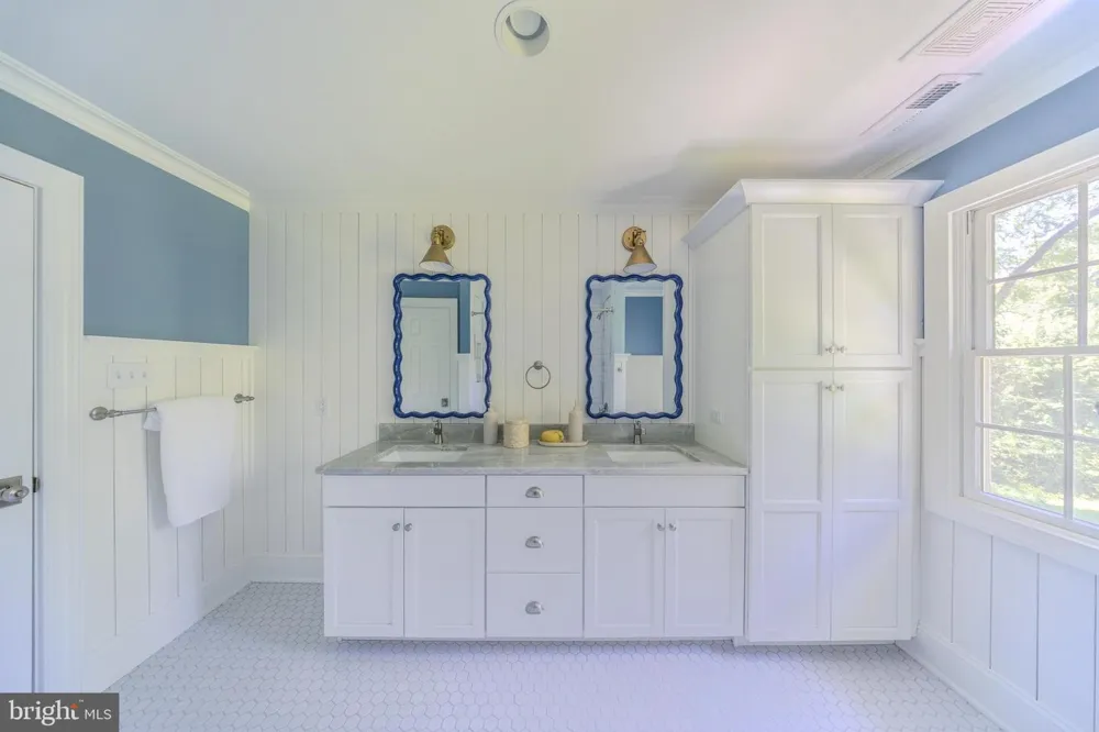 31 E ELM AVENUE Haddonfield, NJ 08033