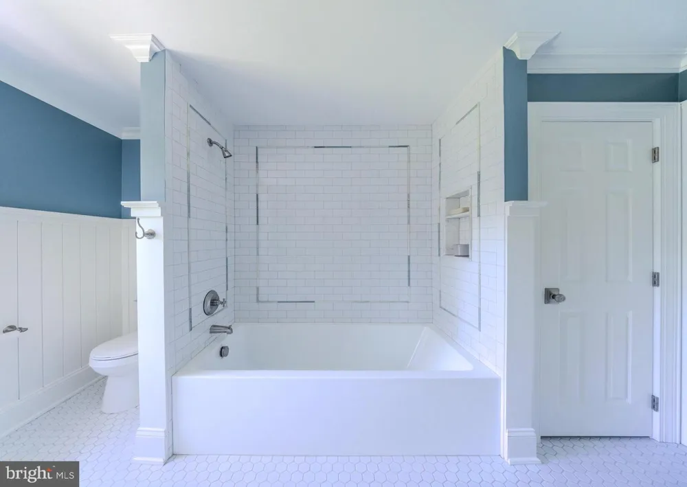 31 E ELM AVENUE Haddonfield, NJ 08033