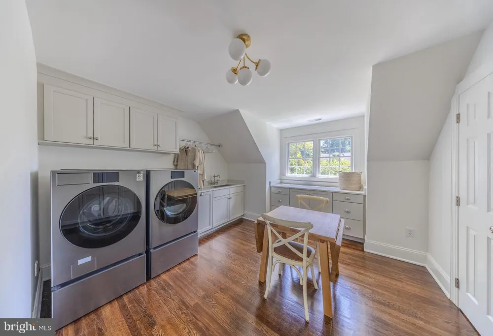 31 E ELM AVENUE Haddonfield, NJ 08033