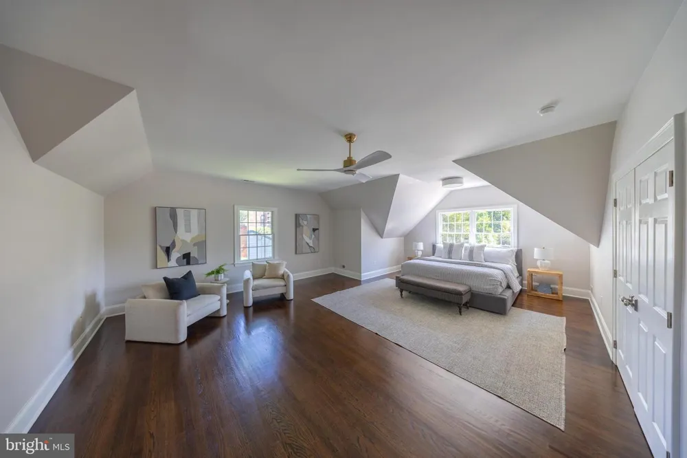 31 E ELM AVENUE Haddonfield, NJ 08033