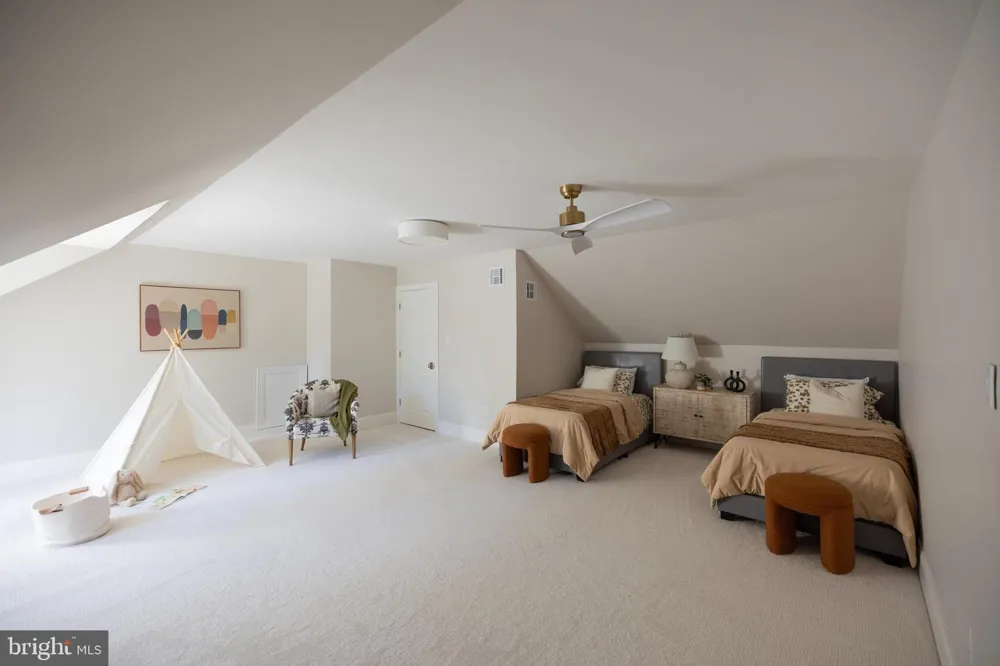 31 E ELM AVENUE Haddonfield, NJ 08033