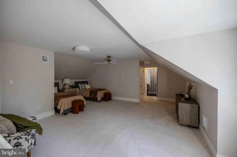 31 E ELM AVENUE Haddonfield, NJ 08033
