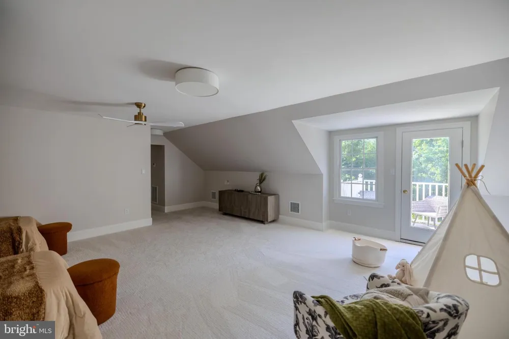 31 E ELM AVENUE Haddonfield, NJ 08033