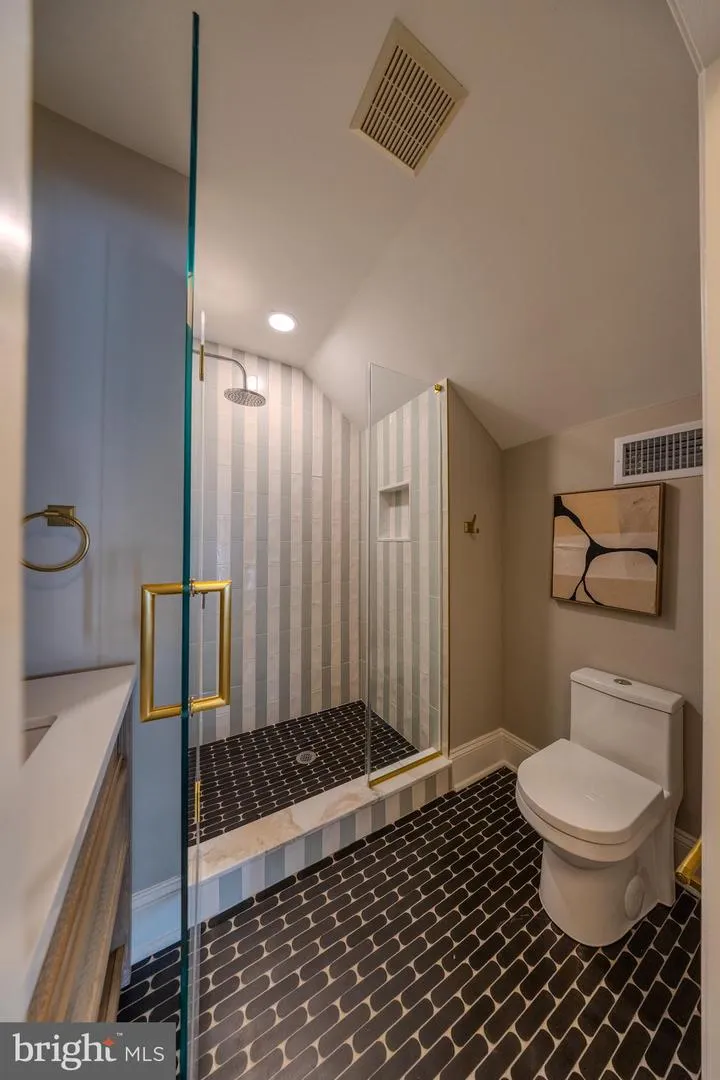 31 E ELM AVENUE Haddonfield, NJ 08033
