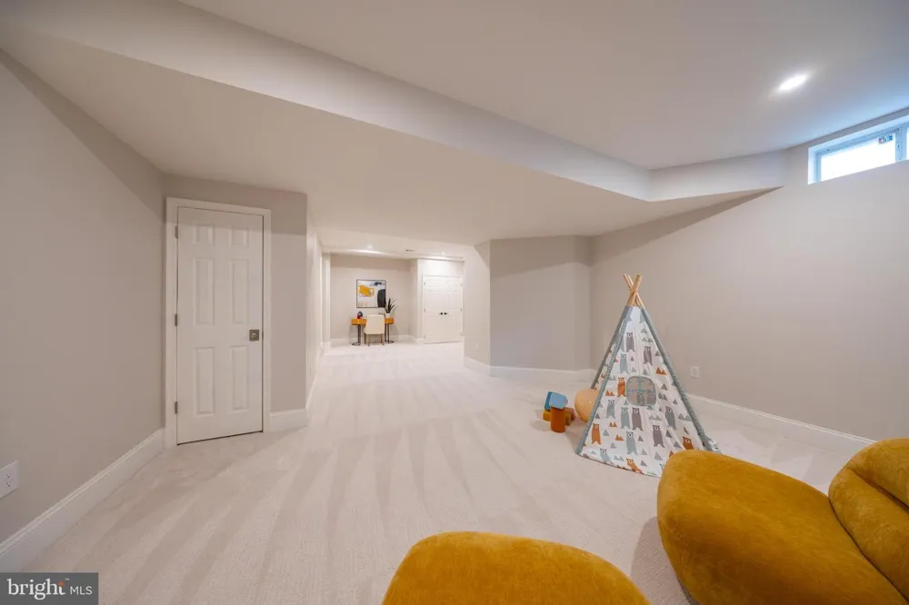 31 E ELM AVENUE Haddonfield, NJ 08033