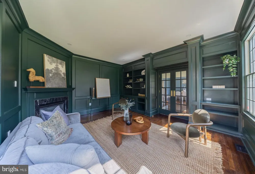 31 E ELM AVENUE Haddonfield, NJ 08033