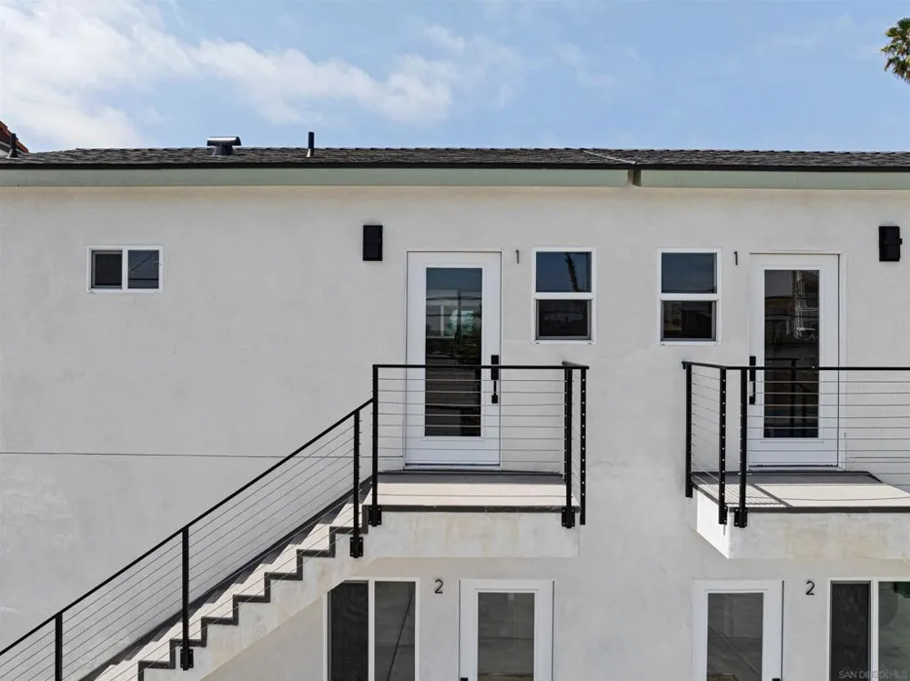 1953 Emerald St San Diego, CA 92109