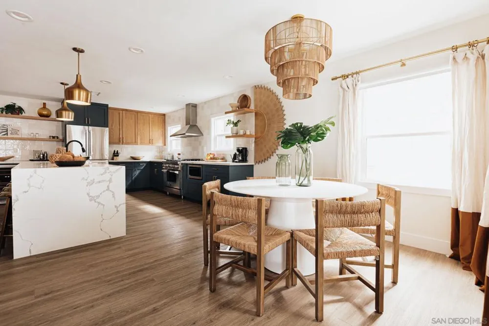 1953 Emerald St San Diego, CA 92109
