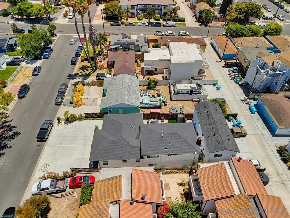 1953 Emerald St San Diego, CA 92109