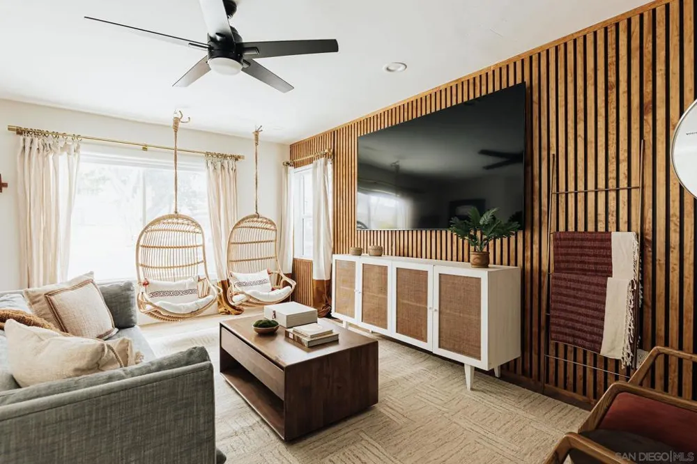 1953 Emerald St San Diego, CA 92109