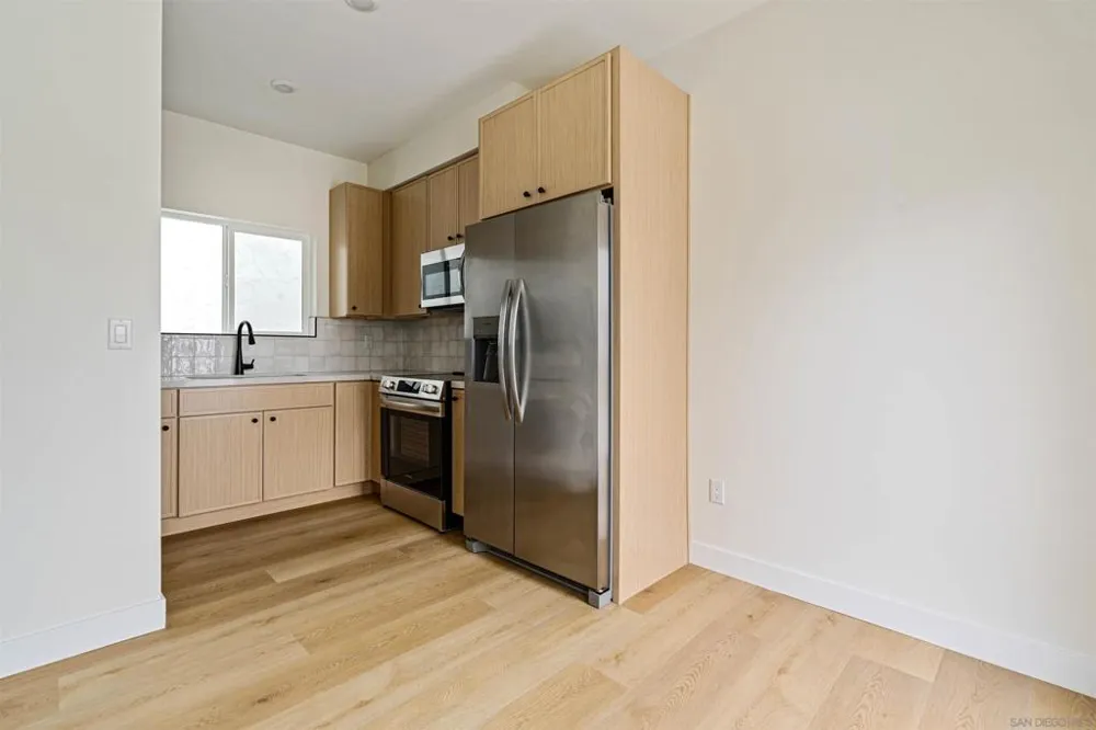 1953 Emerald St San Diego, CA 92109