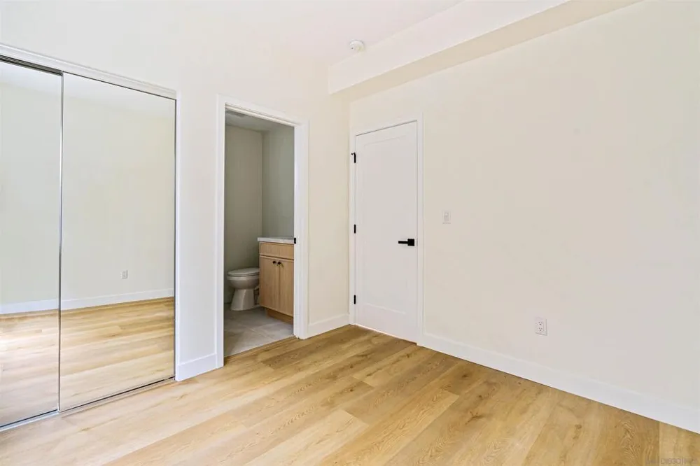 1953 Emerald St San Diego, CA 92109