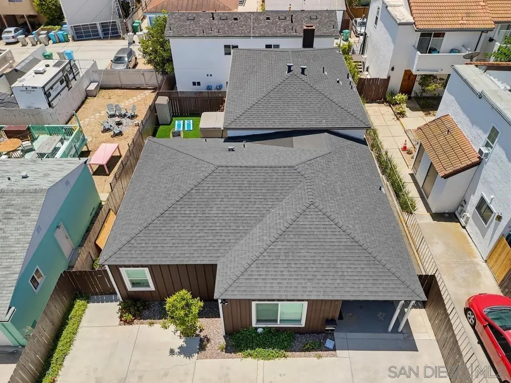 1953 Emerald St San Diego, CA 92109