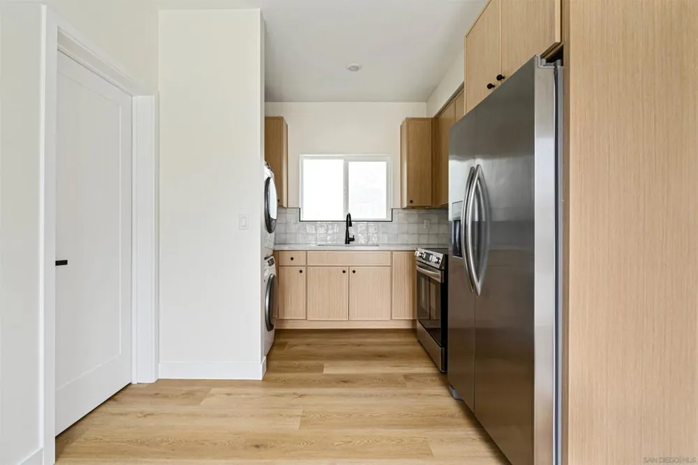 1953 Emerald St San Diego, CA 92109