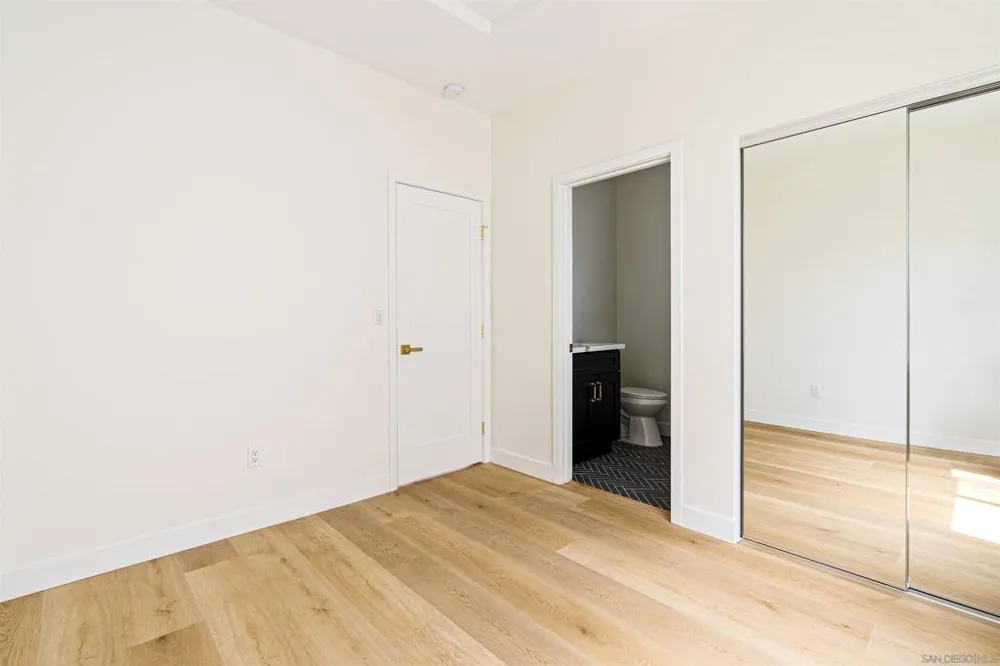 1953 Emerald St San Diego, CA 92109