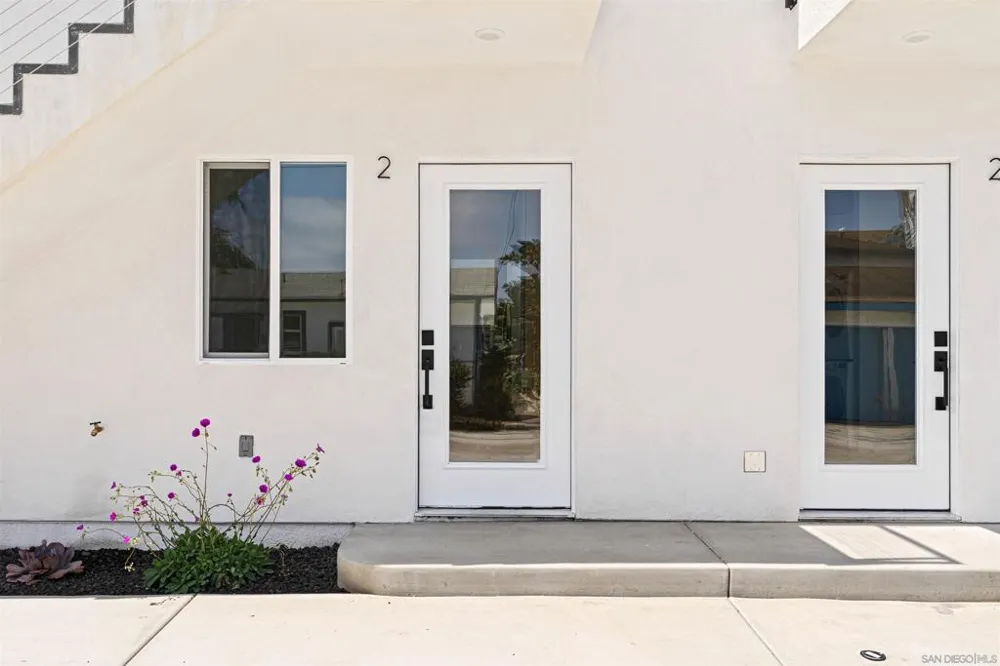 1953 Emerald St San Diego, CA 92109