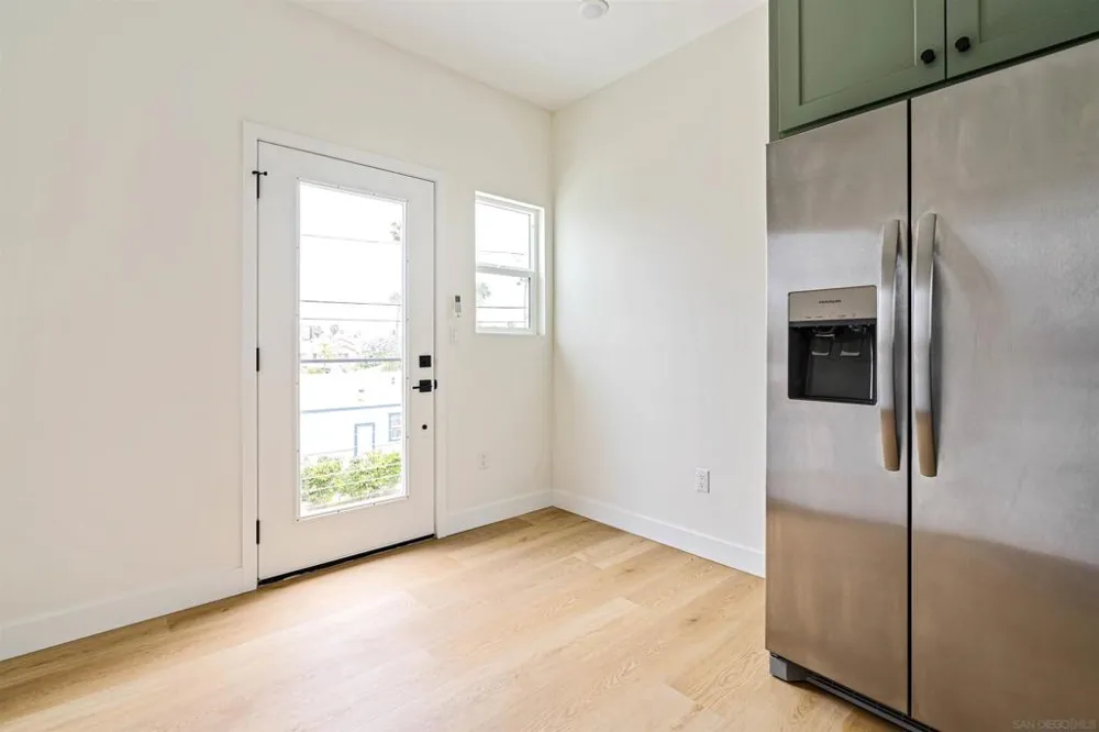 1953 Emerald St San Diego, CA 92109