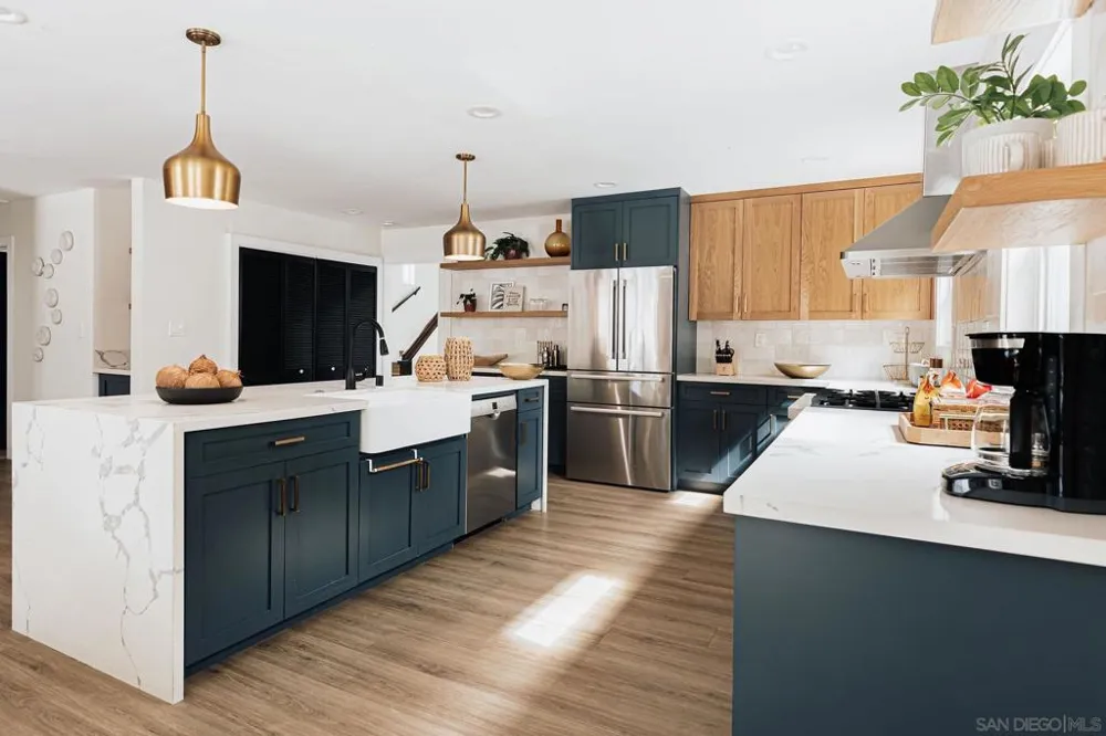 1953 Emerald St San Diego, CA 92109