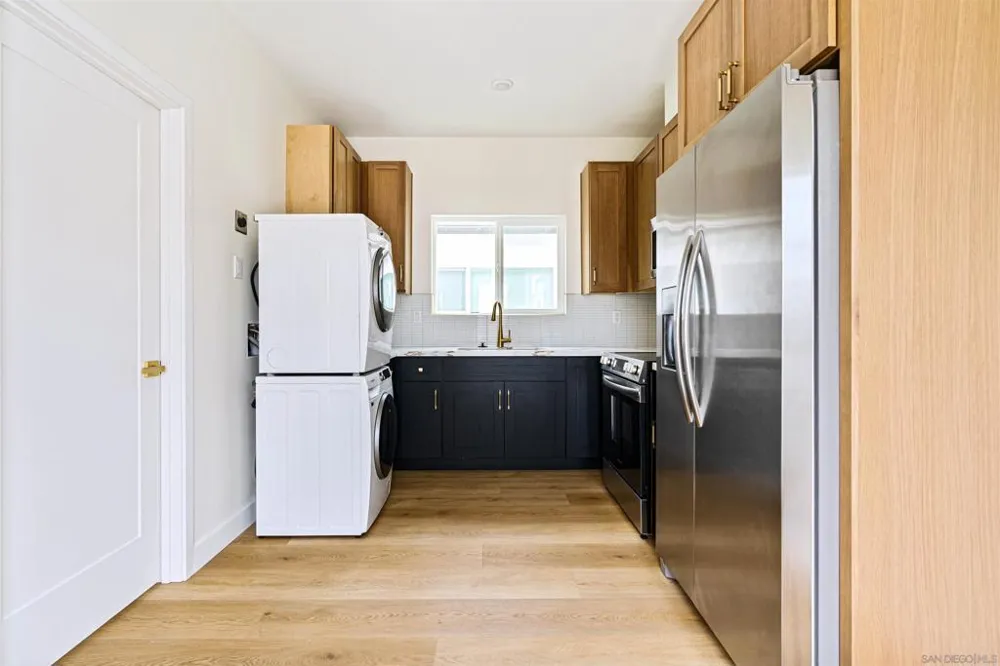 1953 Emerald St San Diego, CA 92109