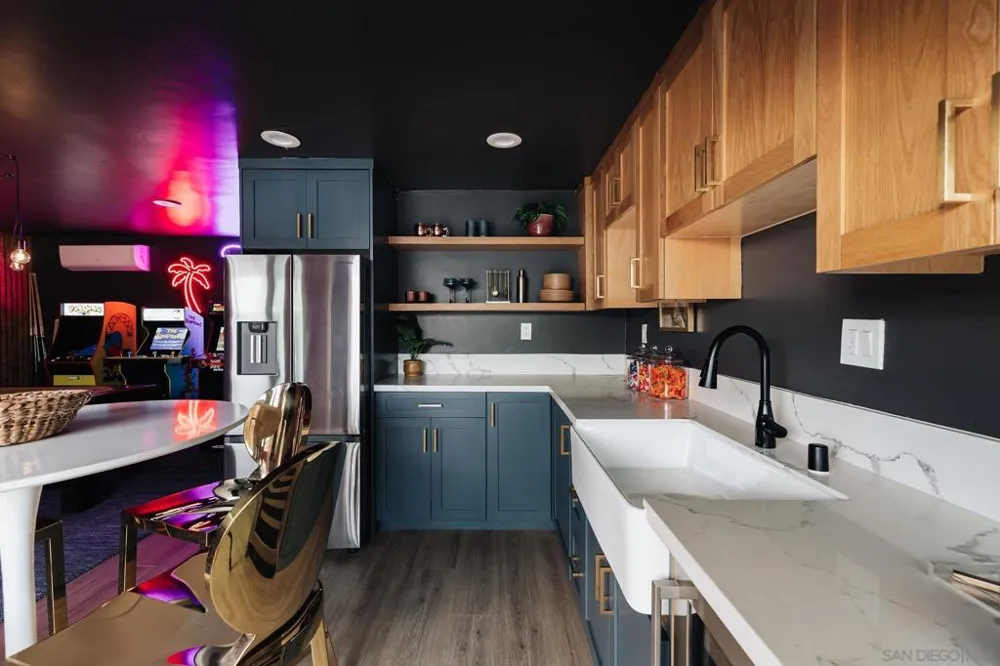 1953 Emerald St San Diego, CA 92109
