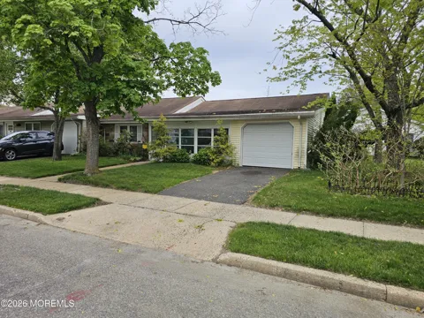 61 Hedge Drive