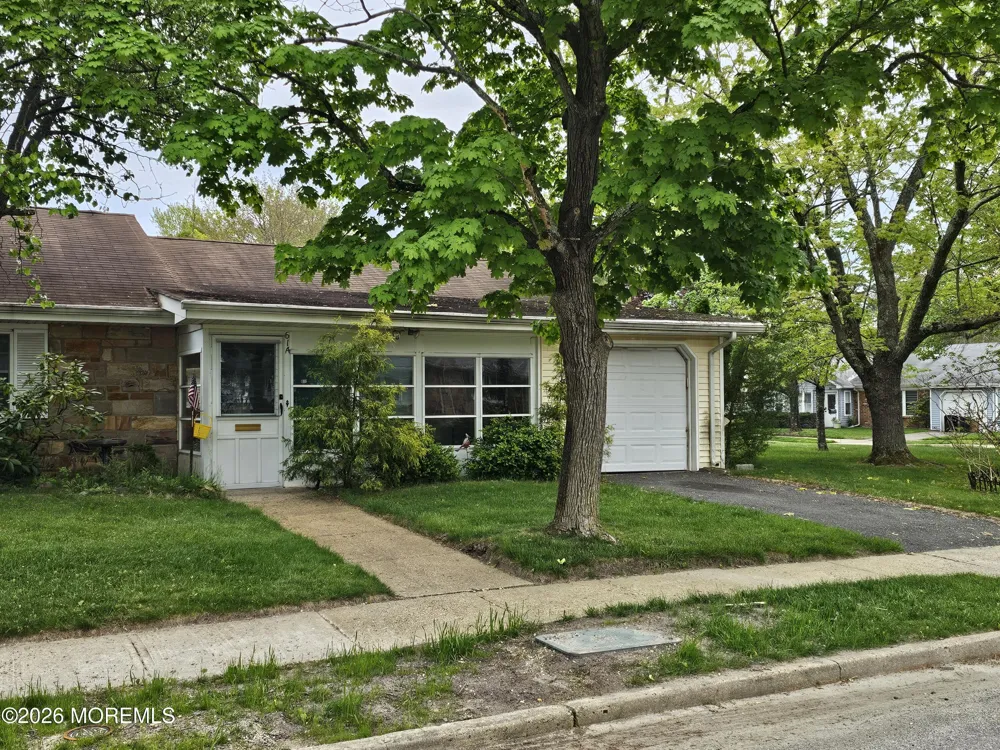 61 Hedge Drive Lakewood, NJ 08701