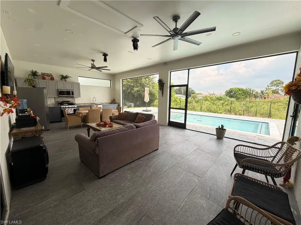 910 VENICE AVENUE Lehigh Acres, FL 33971