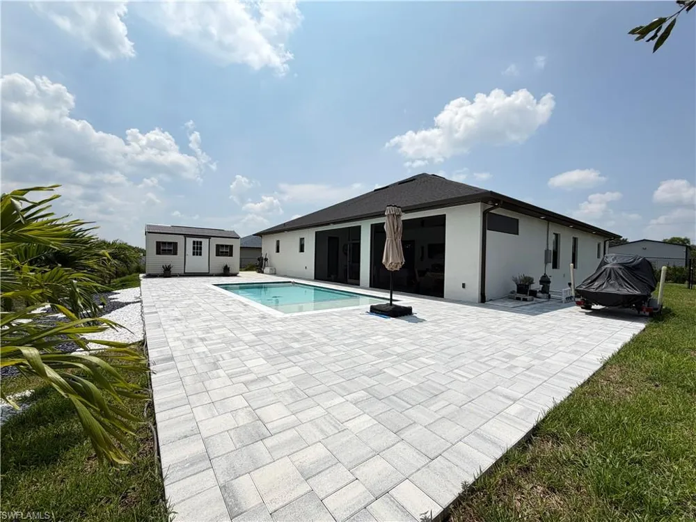 910 VENICE AVENUE Lehigh Acres, FL 33971