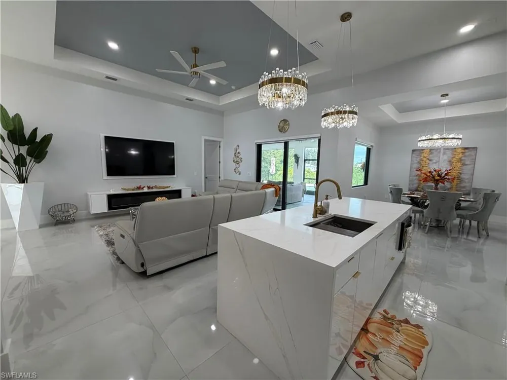 910 VENICE AVENUE Lehigh Acres, FL 33971