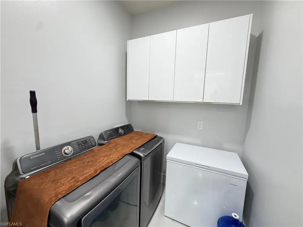 910 VENICE AVENUE Lehigh Acres, FL 33971