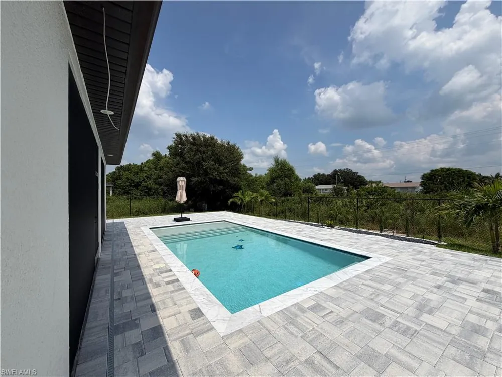 910 VENICE AVENUE Lehigh Acres, FL 33971