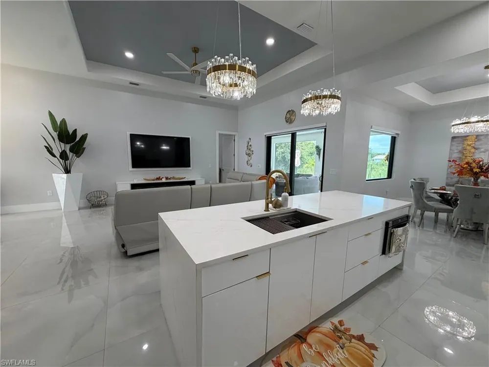 910 VENICE AVENUE Lehigh Acres, FL 33971