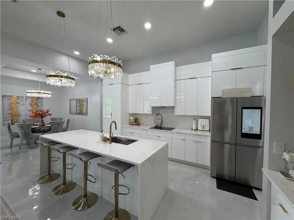 910 VENICE AVENUE Lehigh Acres, FL 33971