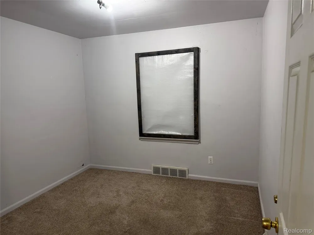 4173 Moore Street Inkster City, MI 48141