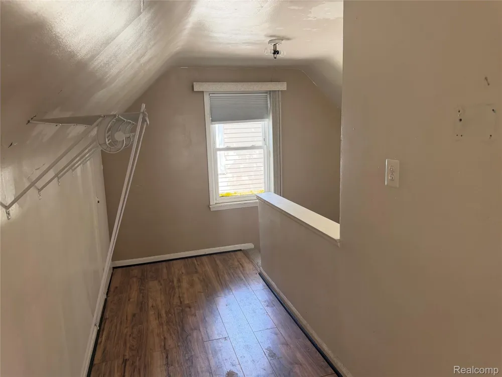 4173 Moore Street Inkster City, MI 48141