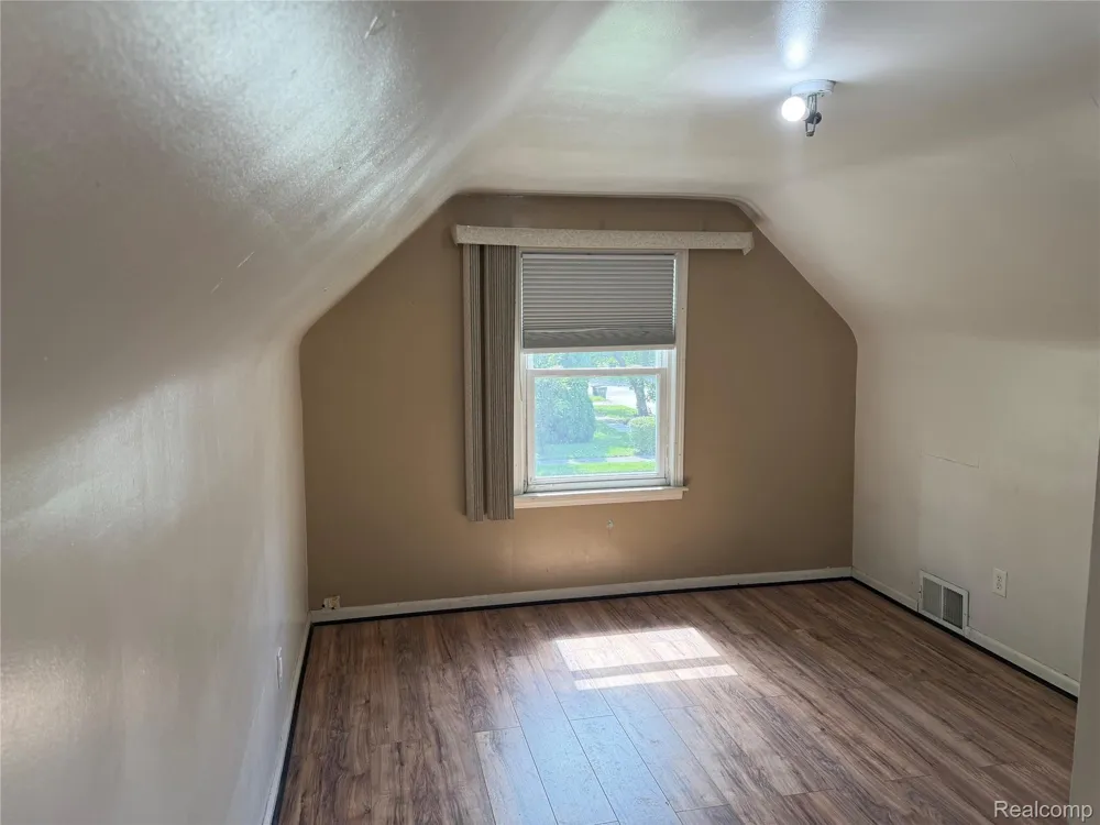 4173 Moore Street Inkster City, MI 48141