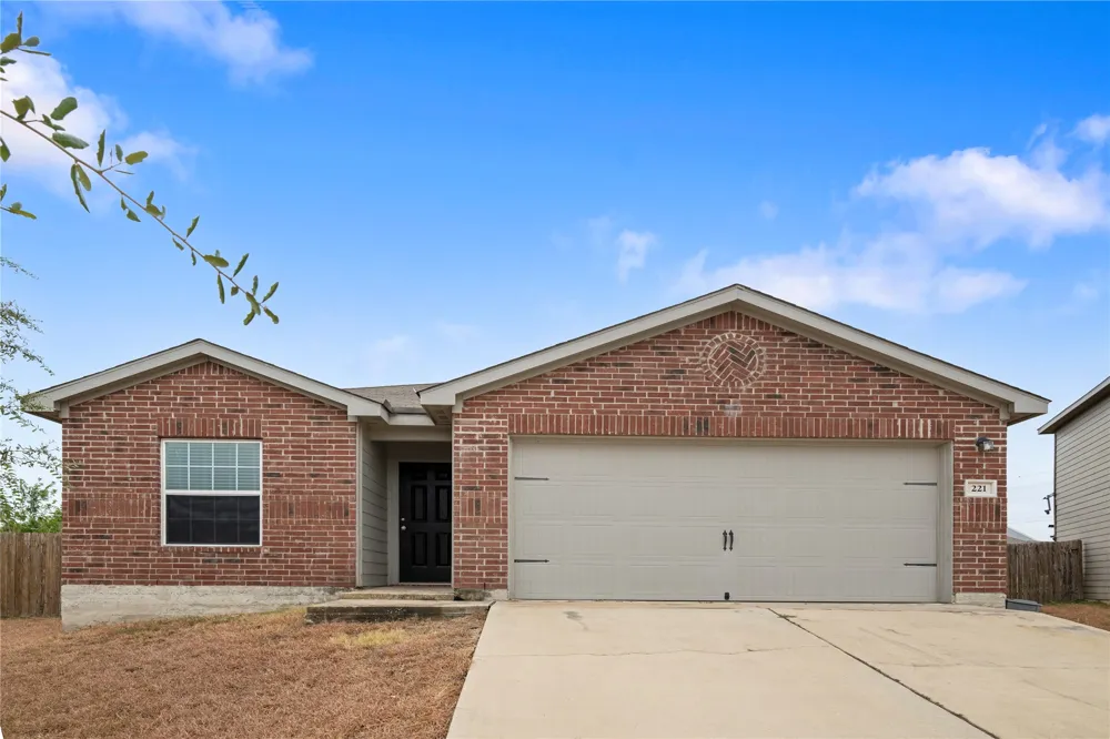 221 Koontz Loop Jarrell, TX 76537