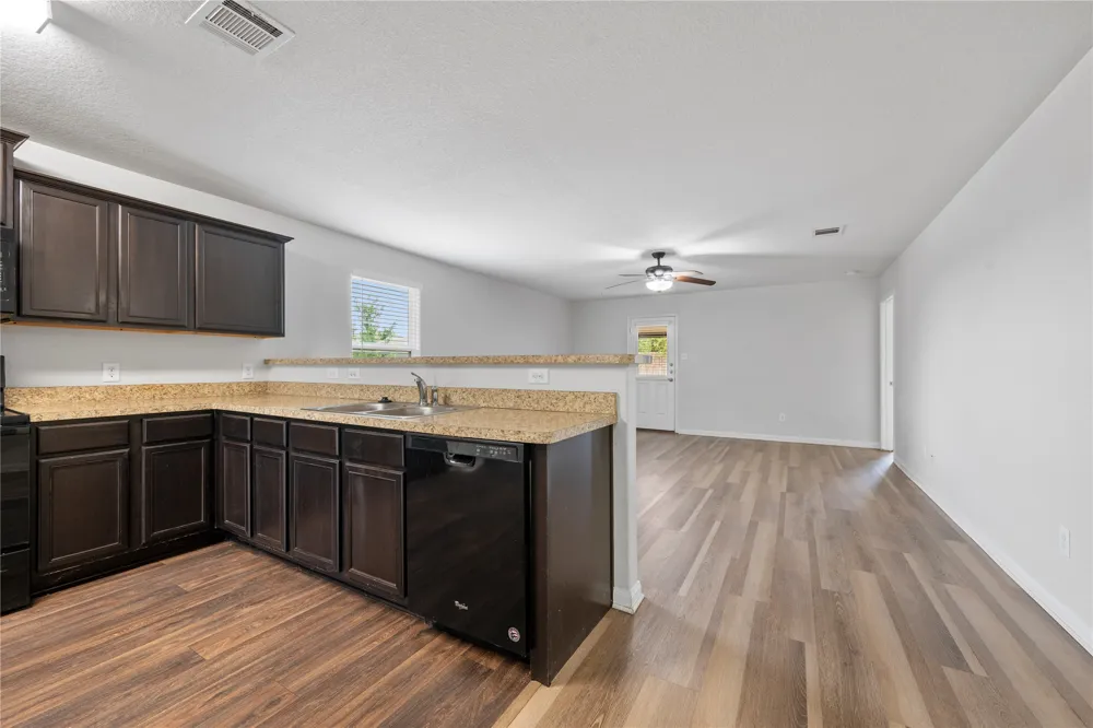 221 Koontz Loop Jarrell, TX 76537