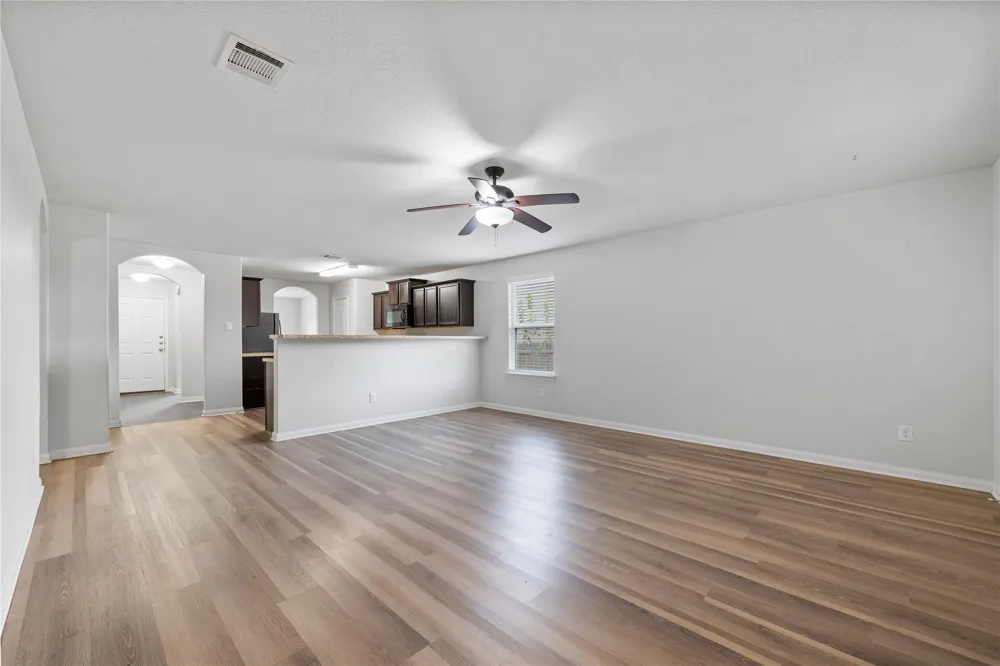 221 Koontz Loop Jarrell, TX 76537