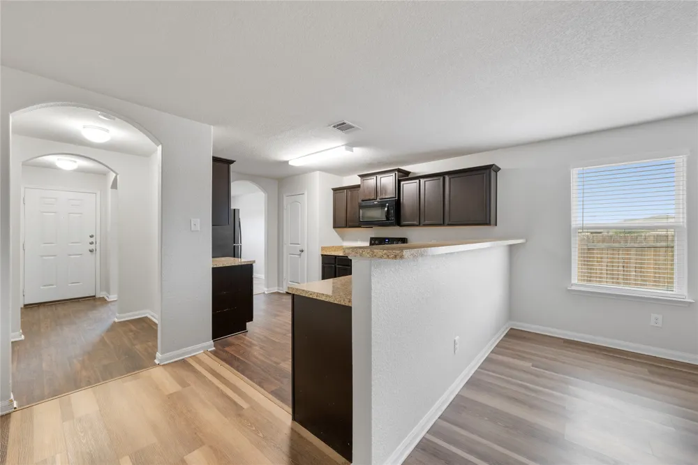 221 Koontz Loop Jarrell, TX 76537