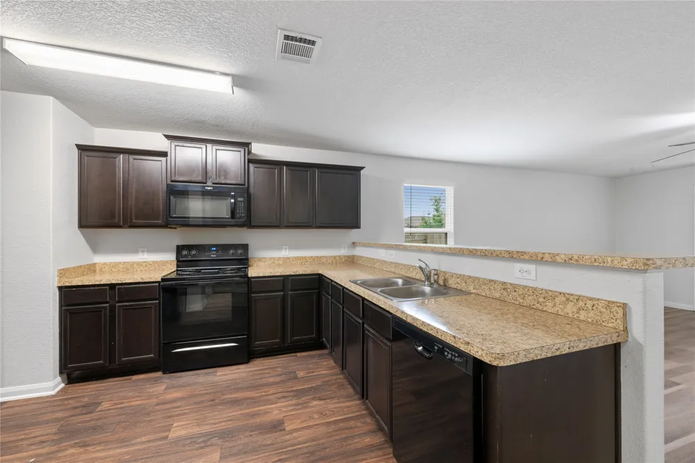 221 Koontz Loop Jarrell, TX 76537