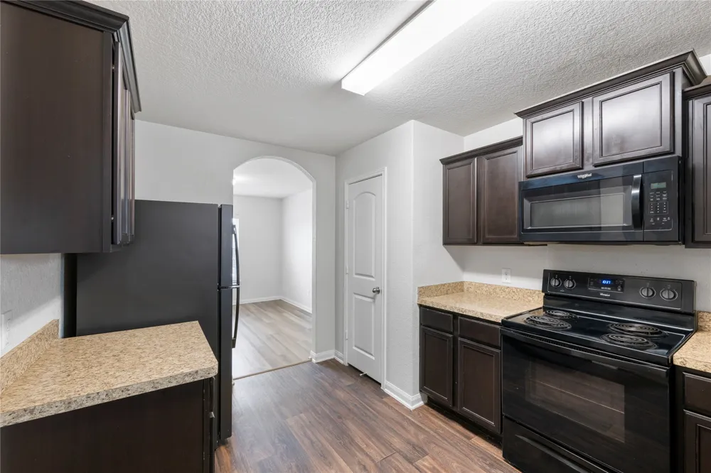 221 Koontz Loop Jarrell, TX 76537