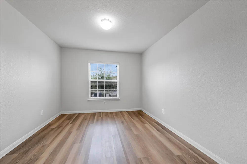 221 Koontz Loop Jarrell, TX 76537