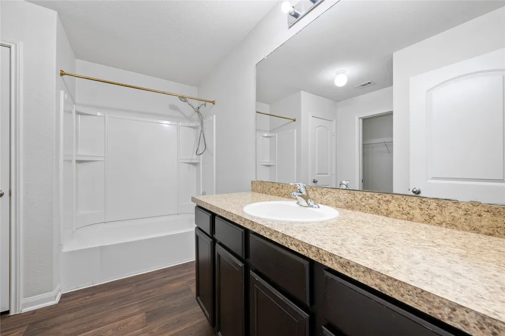 221 Koontz Loop Jarrell, TX 76537